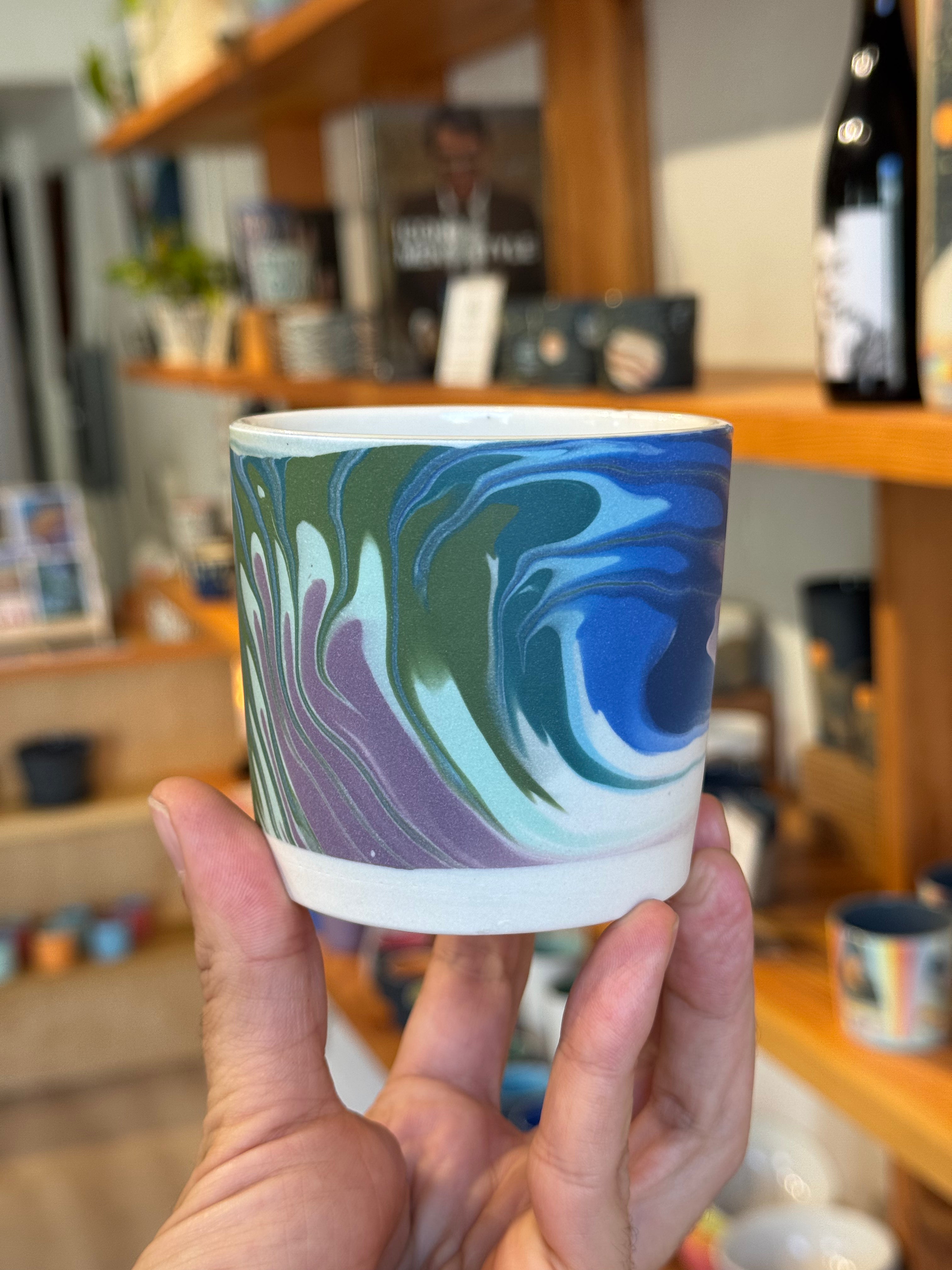 To ship* Feathered tumbler