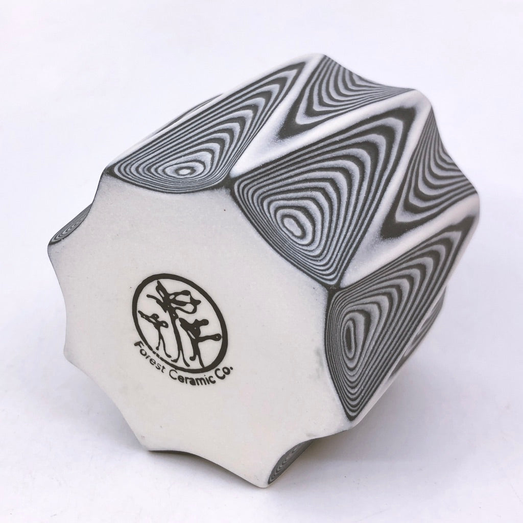White 25-Layer Zig Faceted Tumbler (8-Sides)