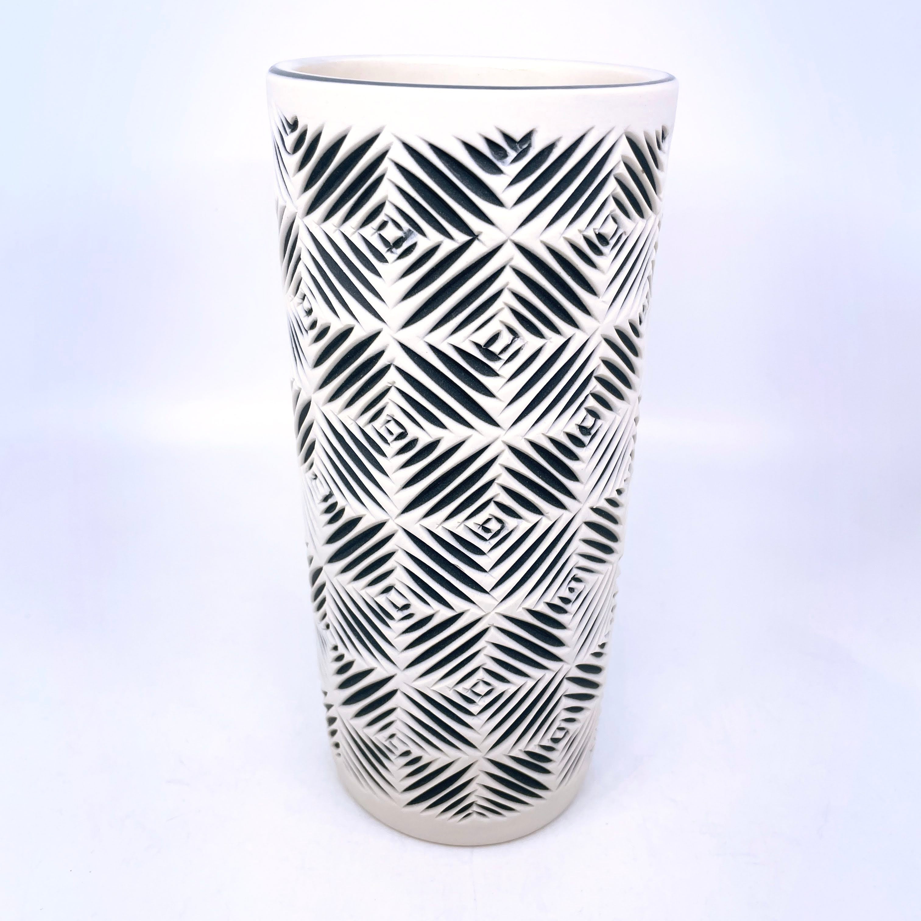Black & White Crosshatch 3-Layer Carved Large Column Vase