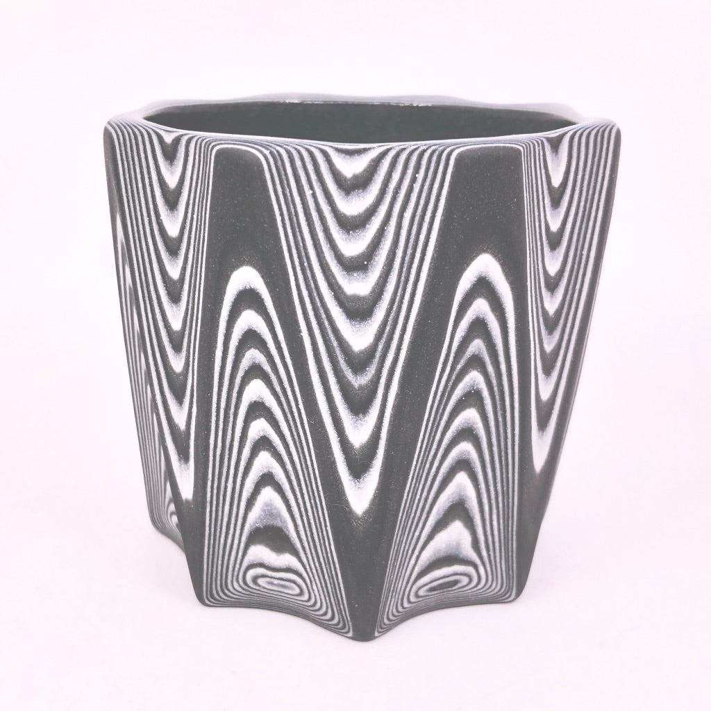 White 25-Layer Zig Faceted Tumbler (8-Sides)